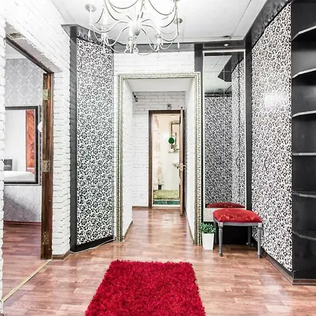 Appartamento 4rooms Nezavisomosti 12